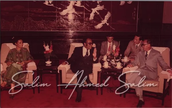 Meeting and talks with Premier Zhao 17081984