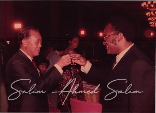 SAS Visit China as PM 1984000010