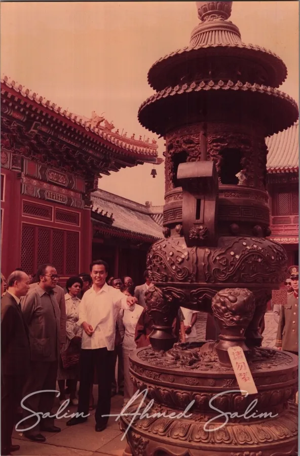 Visiting Yonghe Lama Temple 18081984