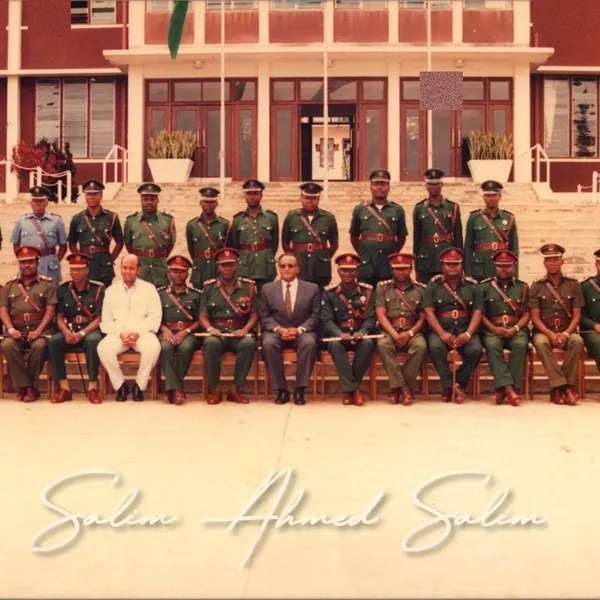 SAS as Defence Minister Random 1986 89000033