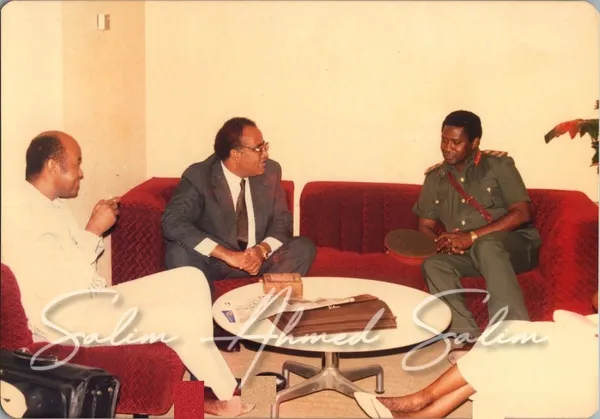 SAS as Defence Minister Random 1986 89000035