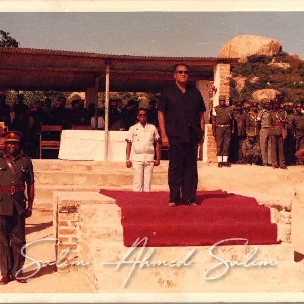 SAS as Defence Minister Random 1986 89000053