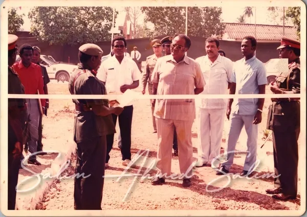 SAS as Defence Minister Random 1986 89000067