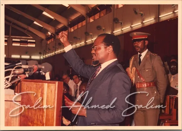 Mkutano mkuu wa tatu CCM 1987000012