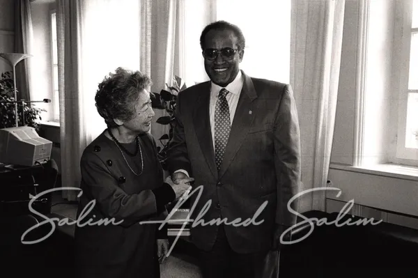 SAS visit UNHCR HQ Geneva 1992000004 CROPPED