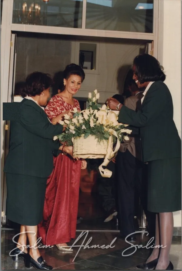 INAGURATION OF AFRICA HOUSE 1999000006