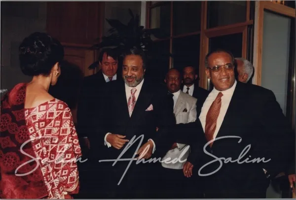 INAGURATION OF AFRICA HOUSE 1999000024