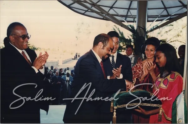 INAGURATION OF AFRICA HOUSE 1999000053