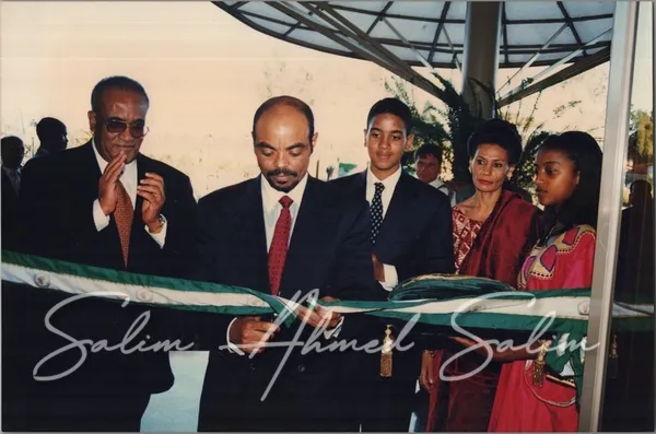 INAGURATION OF AFRICA HOUSE 1999000054