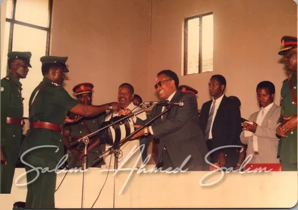 SAS Minister of Defence 1985 1989000079